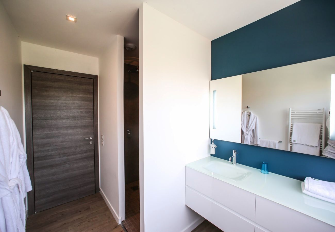 Aparthotel in Sévrier - Cote Ouest: GRAND BLEU