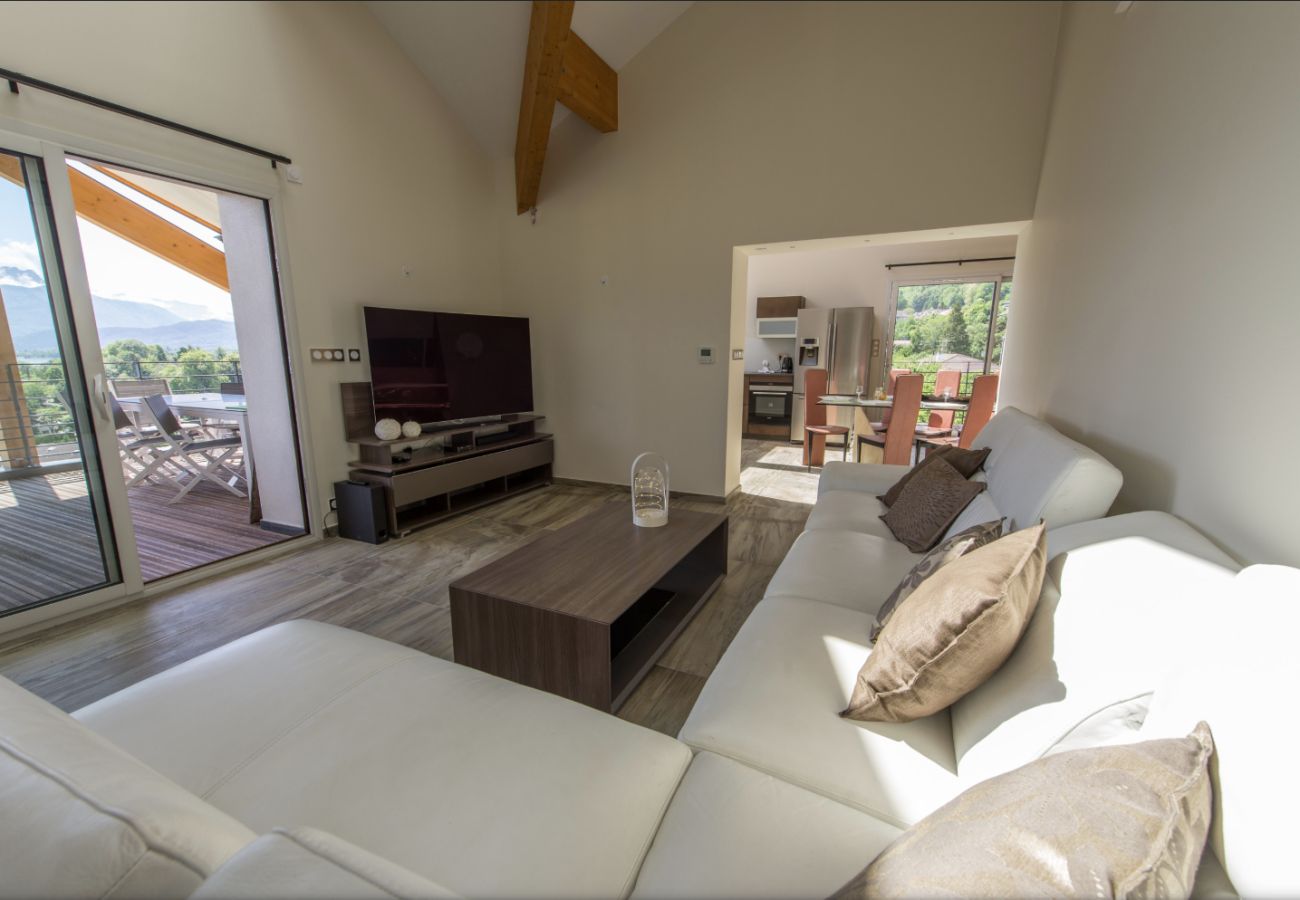 Apartment in Sévrier - Villa l'or bleu: LE DUPLEX