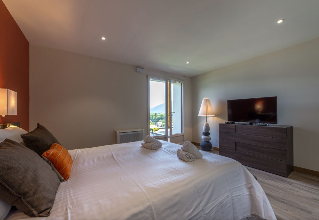 Apartment in Sévrier - Villa l'or bleu: LE DUPLEX